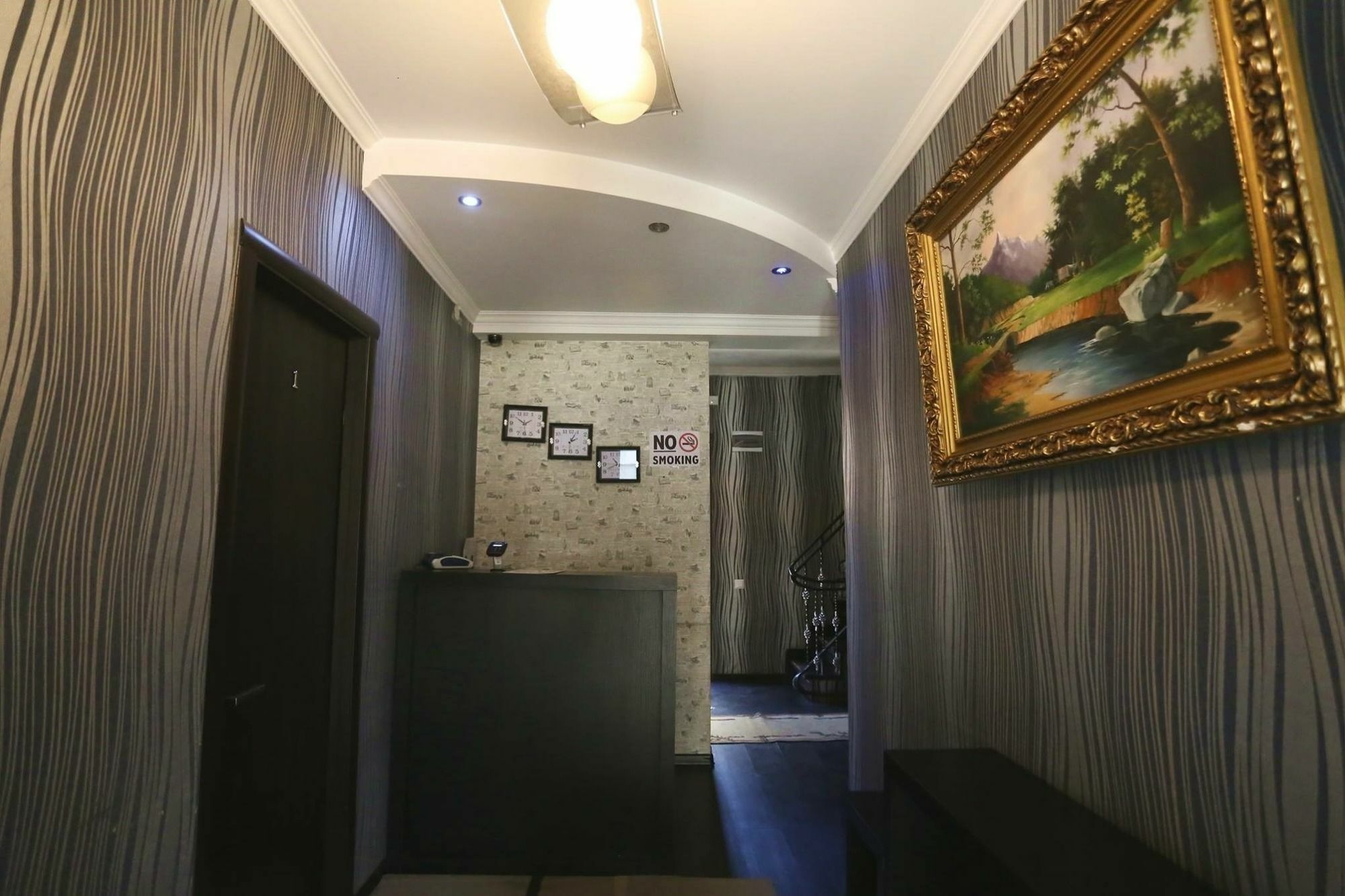 Hotel Cristal Palace ティビリシ エクステリア 写真